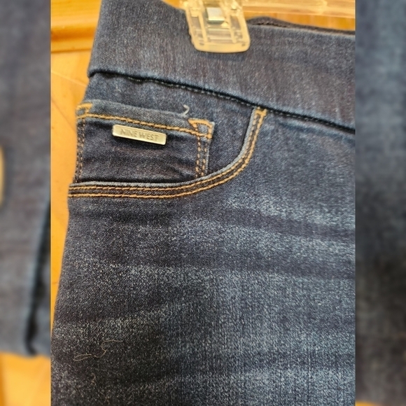Nine West Pull on Jeans - Picture 4 of 7